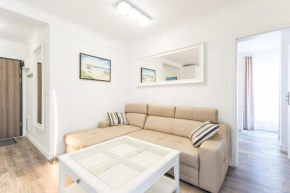 Kolorowe Balkony - Stylowy Apartament nad Morzem by Noclegi Renters, Gmina Międzyzdroje